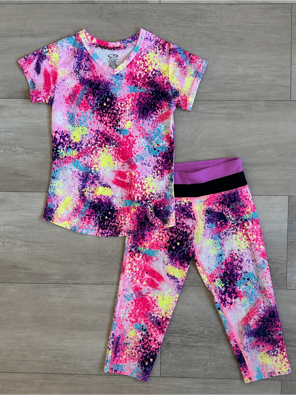 Champion Outfit Size 7/8 Multicolor Abstract Activewear Set